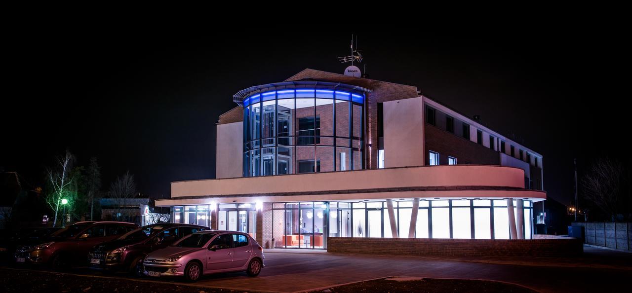 Hotel Kosma Kozmin Exterior photo